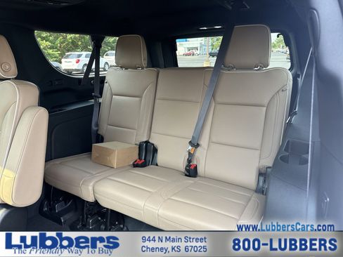 Used 2024 Chevrolet Suburban Premier w/ Premium Package 2 image 23