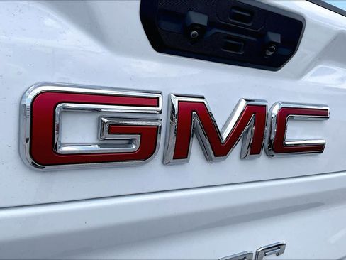 Used 2025 GMC Sierra 2500 AT4X AWD/4WD image 30
