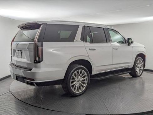 Used 2022 Cadillac Escalade Premium Luxury image 8