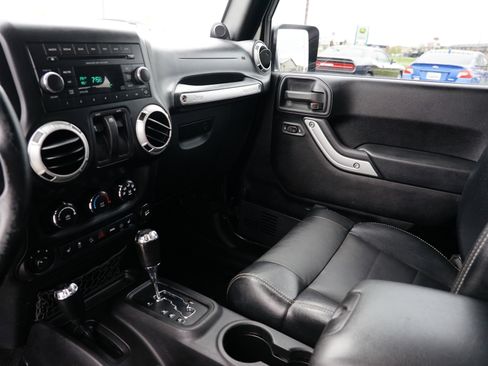 Used 2012 Jeep Wrangler Sahara w/ Dual Top Group image 20