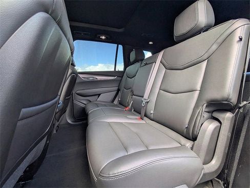 New 2025 Cadillac XT6 Luxury image 14