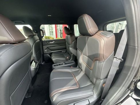 New 2026 Nissan Armada SL w/ Captain's Chari Seat Package image 13