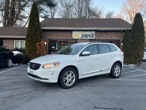 Used 2016 Volvo XC60 T5 image 3
