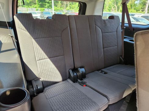 Used 2019 GMC Yukon XL SLE w/ SLE Value Package AWD/4WD image 15