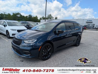 Used 2025 Chrysler Pacifica Limited