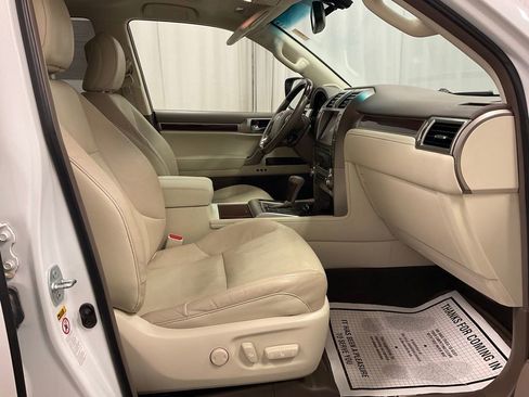 Used 2015 Lexus GX 460 w/ Premium Package AWD/4WD image 34