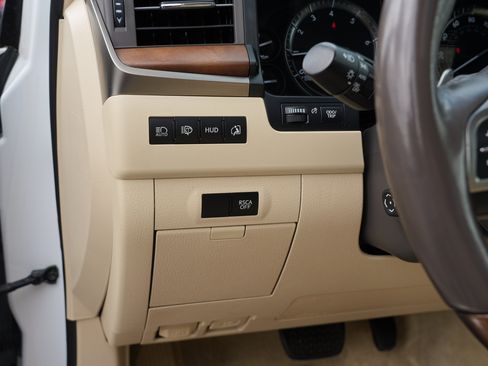 Used 2016 Lexus LX 570 4WD w/ Luxury Package image 17