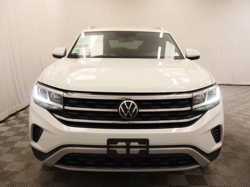 Used 2023 Volkswagen Atlas Cross Sport SE w/ Black Wheel Package AWD/4WD image 4
