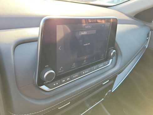 Used 2023 Nissan Rogue SV image 26