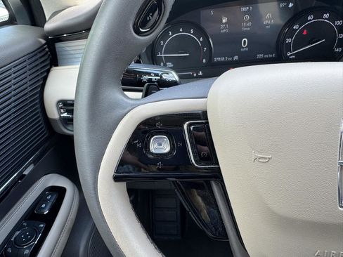 Used 2022 Lincoln Corsair FWD image 9