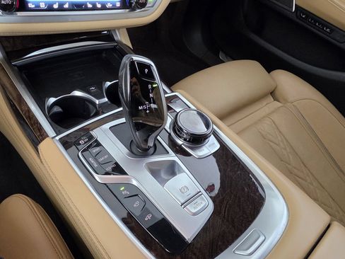 Used 2021 BMW 740i w/ M Sport Package RWD image 18