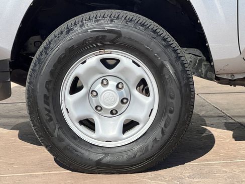 Certified 2017 Toyota Tacoma SR image 31