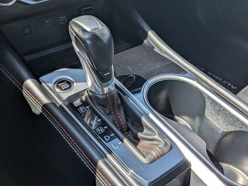 Used 2025 Nissan Altima 2.5 SR w/ SR Premium Package image 26