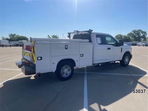 Used 2021 Ford F250 XL w/ Power Equipment Group RWD image 2