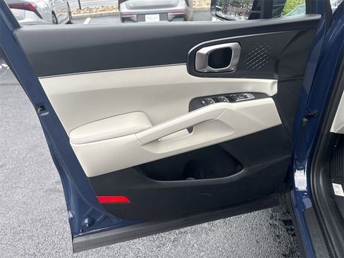 New 2025 Kia Sorento S image 23