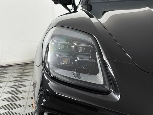 Used 2026 Porsche Panamera 4 image 11