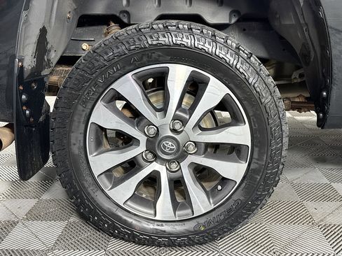 Used 2018 Toyota Tundra Limited image 31