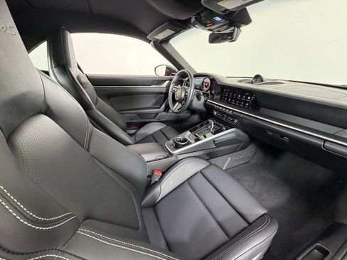 Certified 2025 Porsche 911 Turbo AWD/4WD image 40