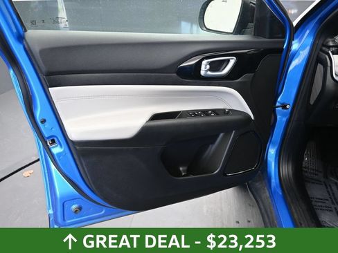 Used 2025 Jeep Compass Limited AWD/4WD image 19