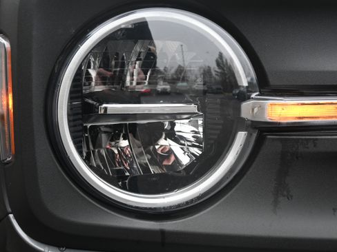 Used 2024 Ford Bronco Black Diamond image 11