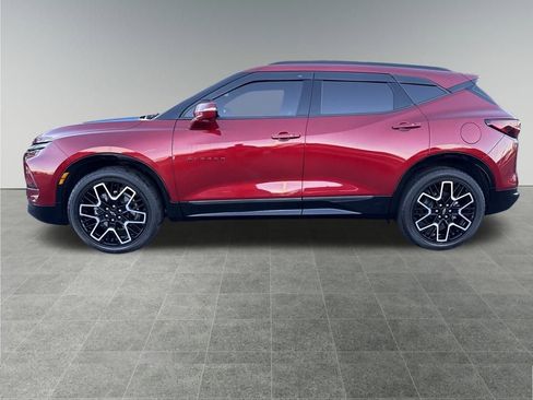 Used 2023 Chevrolet Blazer RS image 2