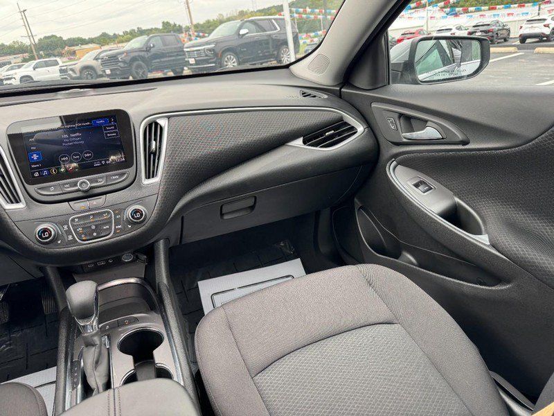 Used 2024 Chevrolet Malibu LT FWD image 15