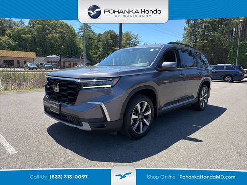 Certified 2025 Honda Pilot Touring image 1
