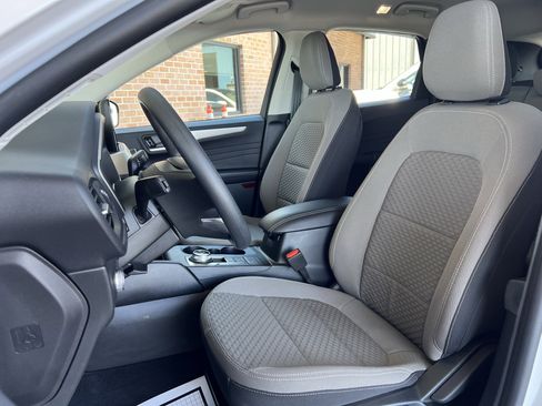 Used 2022 Ford Escape SE image 12