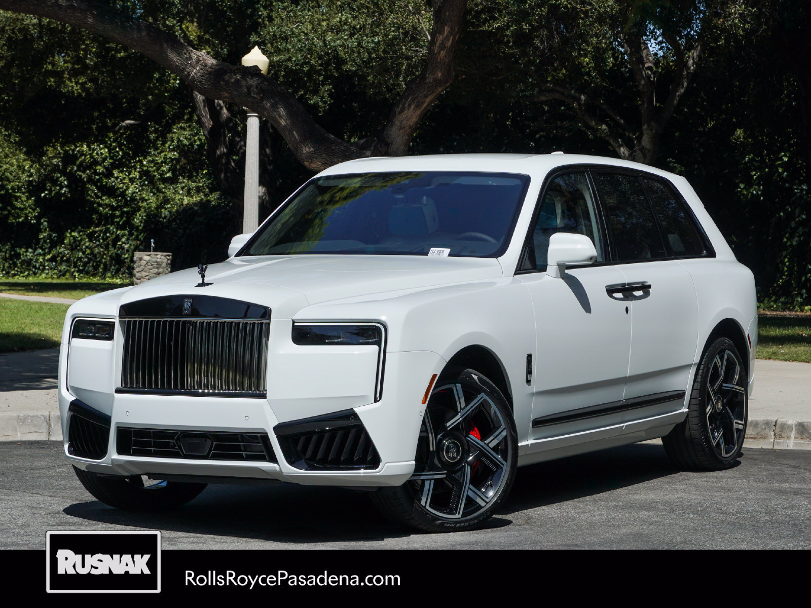 New 2027 Rolls-Royce Cullinan Black Badge AWD/4WD image 1