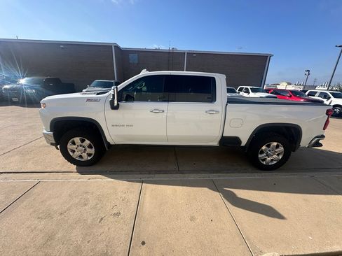 Used 2020 Chevrolet Silverado 2500 LTZ AWD/4WD image 2