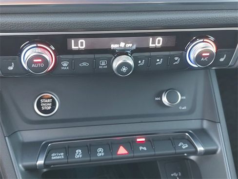 Used 2021 Audi Q3 2.0T Premium Plus w/ Premium Plus Package image 19