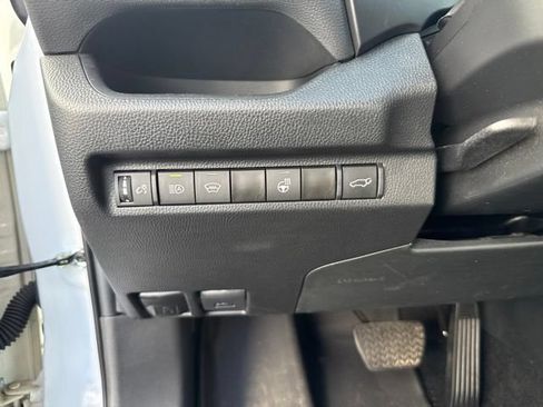 Used 2024 Toyota RAV4 XLE w/ Convenience Package AWD/4WD image 18