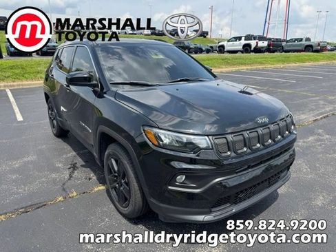 Used 2022 Jeep Compass Latitude w/ Convenience Group FWD image 1