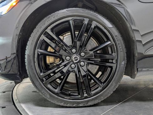 Used 2022 Volvo S60 T8 R-Design w/ Advanced Package image 12