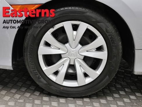 Used 2020 Honda Civic LX image 30