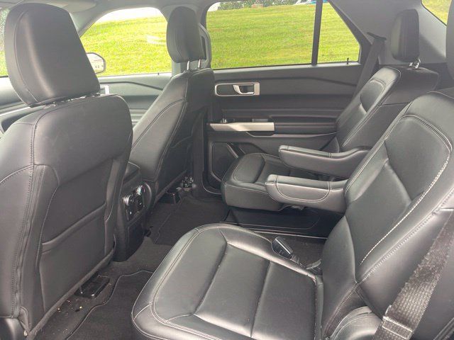 Used 2022 Ford Explorer XLT w/ Equipment Group 202A AWD/4WD image 9
