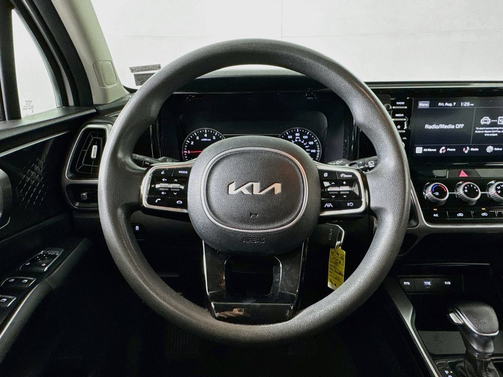 Used 2023 Kia Sorento LX FWD image 11