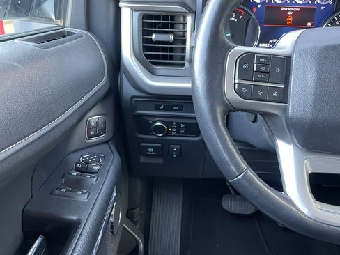 Used 2024 Ford Expedition XLT image 12