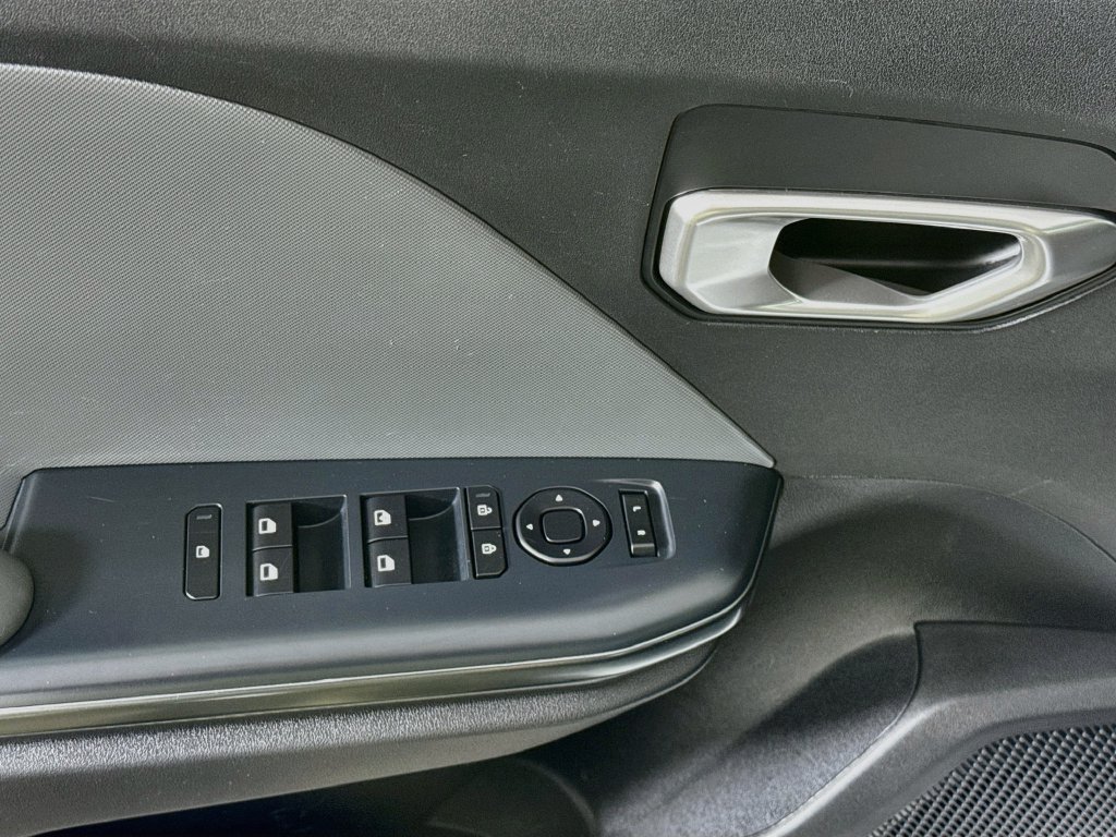 Certified 2025 Kia K4 FWD image 22