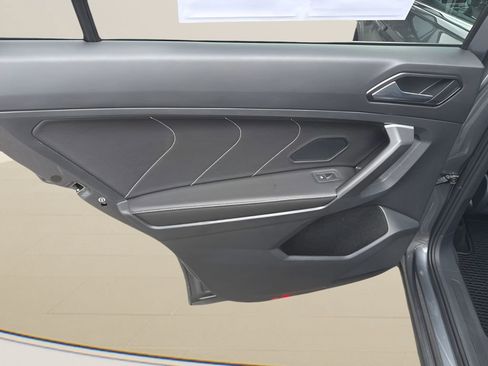 Used 2023 Volkswagen Tiguan SEL R-Line image 21