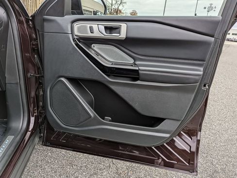 Used 2022 Ford Explorer Platinum w/ Equipment Group 601A image 42