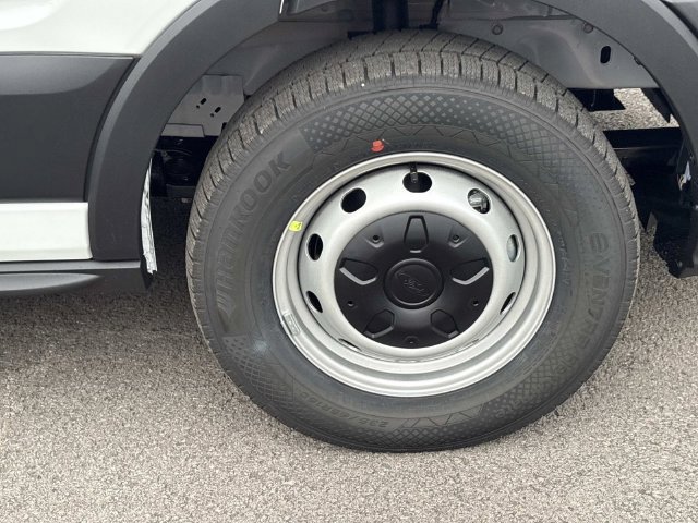 New 2027 Ford Transit 250 148 Medium Roof RWD image 9