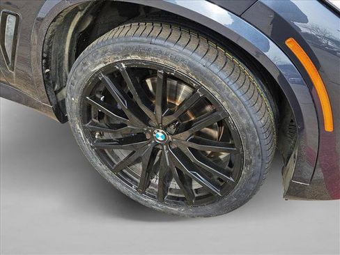 Used 2021 BMW X5 xDrive40i w/ M Sport Package image 5