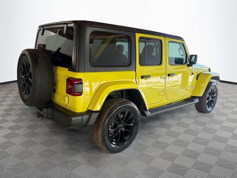 Used 2023 Jeep Wrangler Unlimited Sahara w/ Cold Weather Group AWD/4WD image 6