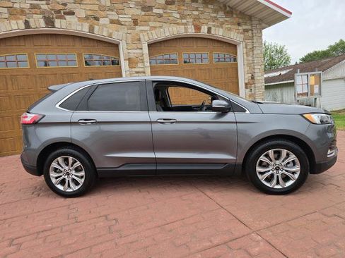 Used 2024 Ford Edge Titanium AWD/4WD image 2