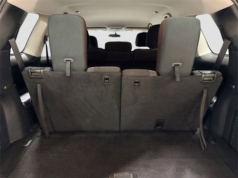 Used 2017 Nissan Pathfinder S image 27