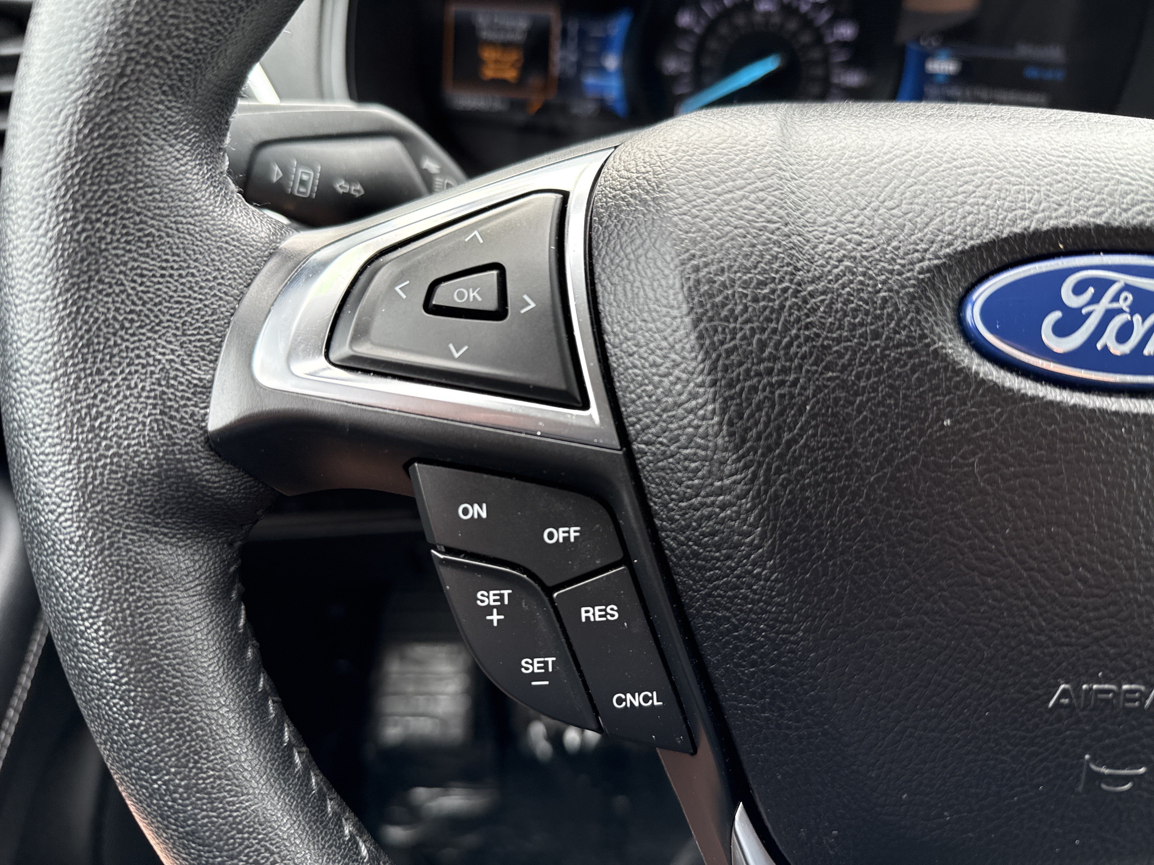 Used 2022 Ford Edge Titanium AWD/4WD image 18