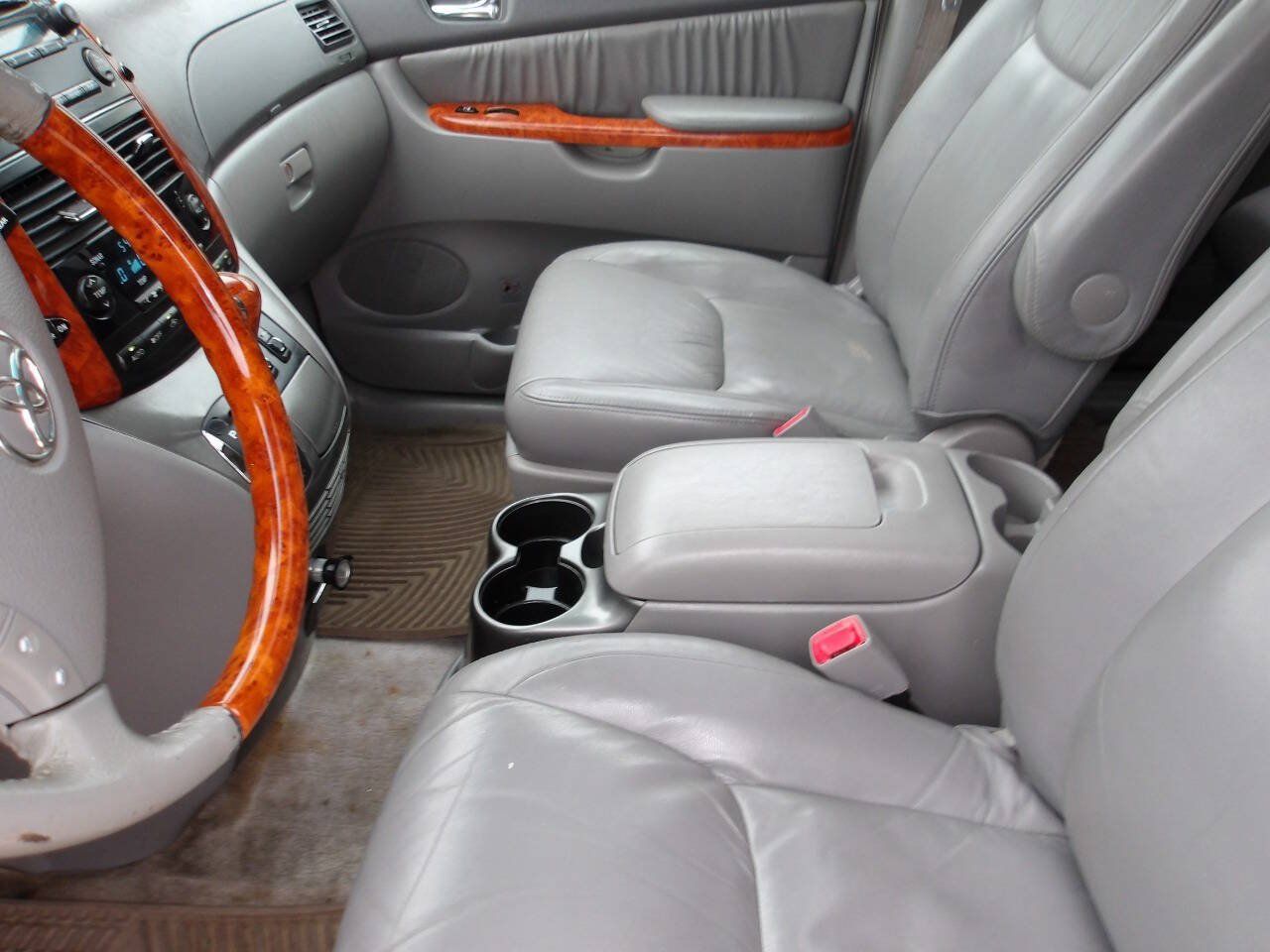 Used 2008 Toyota Sienna XLE Limited w/ XLE Limited Pkg 1 FWD image 16