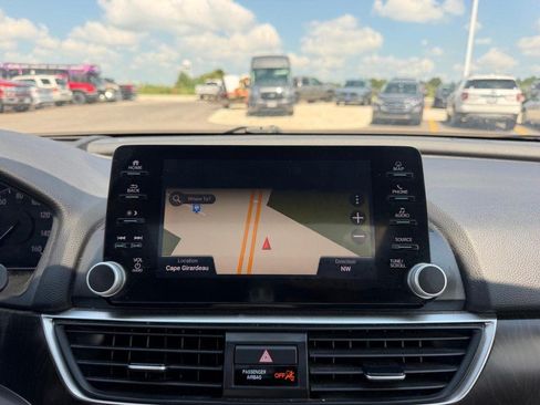 Used 2018 Honda Accord Touring image 15