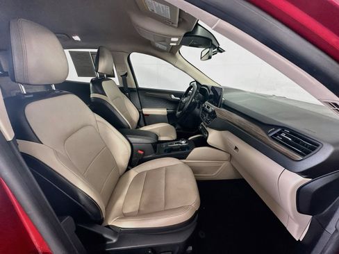 Used 2020 Ford Escape Titanium AWD/4WD image 28